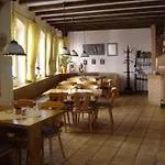 Alte Winzerschenke 게스트하우스 2*